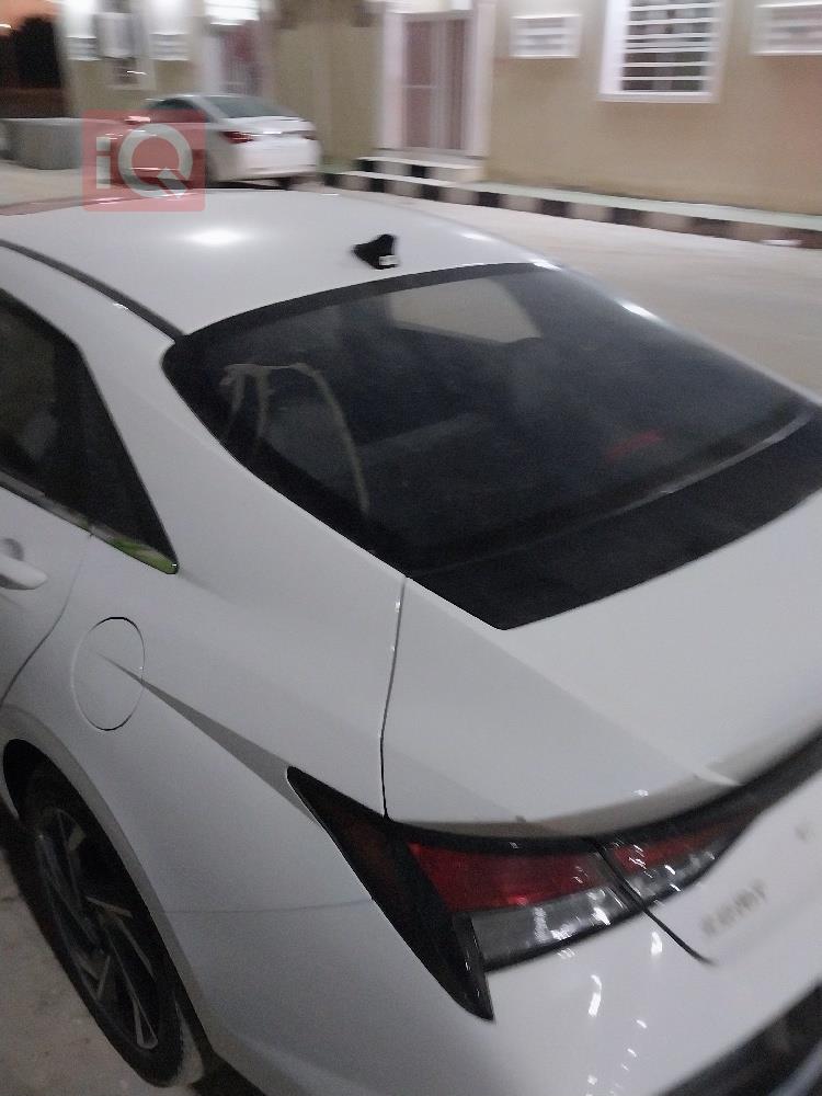 هیوندای ئەلەنترا